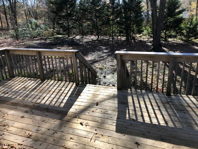 Foto del edificio - 1015 Eastview Rd NE