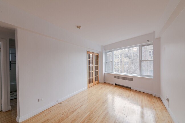 Building Photo - 10 Rosemount