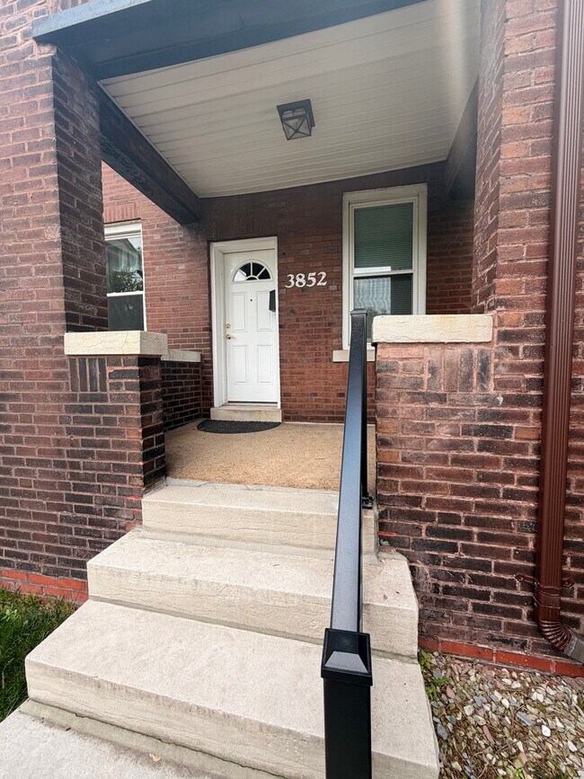 Building Photo - 3850 De Tonty St