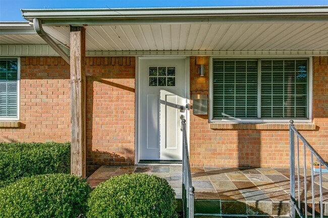 Foto del edificio - 9714 Twin Creek Dr