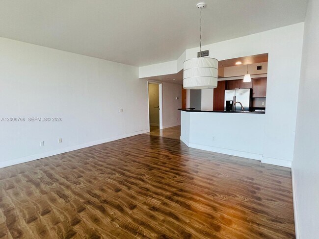 Building Photo - 14951 Royal Oaks Ln
