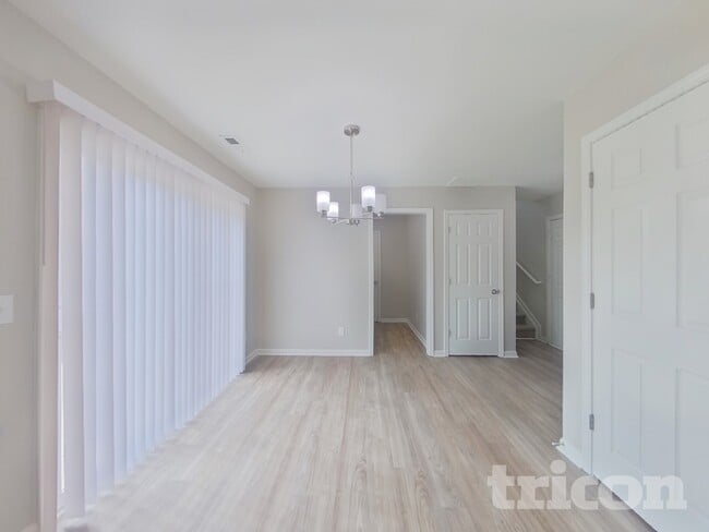 Building Photo - 1305 Peach Park Ln