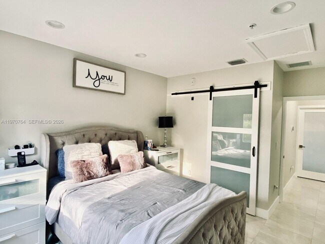 Foto del edificio - 7090 NW 177th St