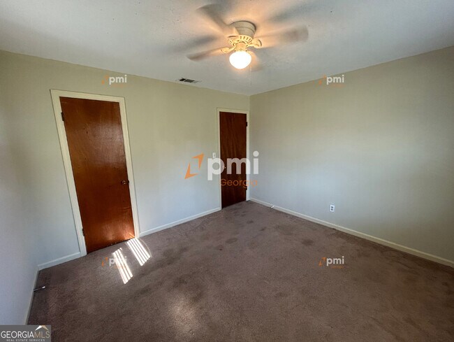 Building Photo - 1549 Barcelona Dr