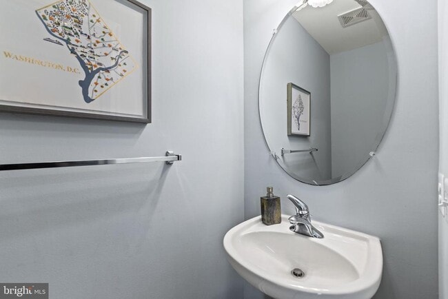 Building Photo - 2500 Clairmont View Way