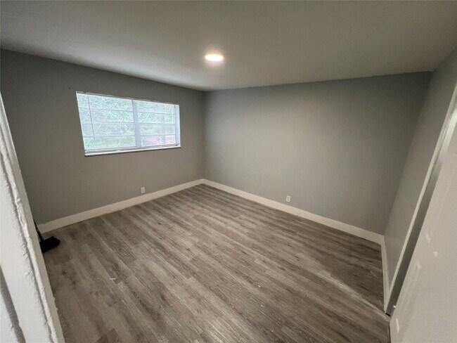 Foto del edificio - 6840 Pembroke Rd