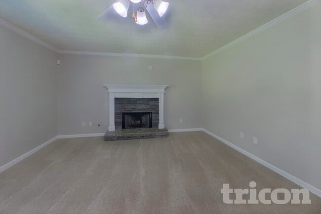 Building Photo - 315 Avonlea Dr