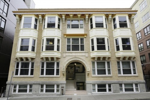 Primary Photo - Paramount Apartments - Room for rent