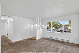 Building Photo - 1131 NE 162nd Ave
