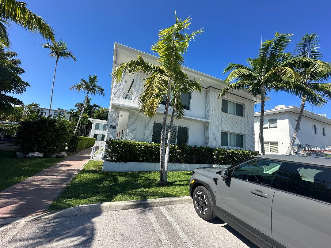 Foto principal - 1065 98th St
