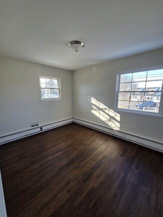 Foto del edificio - 895 Salem Dr