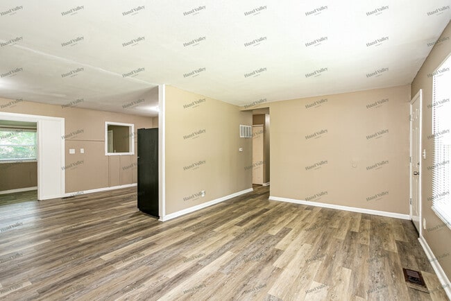 Building Photo - 6401 E 44th Pl