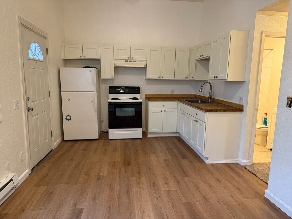 Foto principal - 9008 N Mohawk Ave