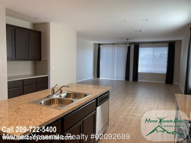 Foto del edificio - 3 br, 2 bath House - 734 Andrea Dr.