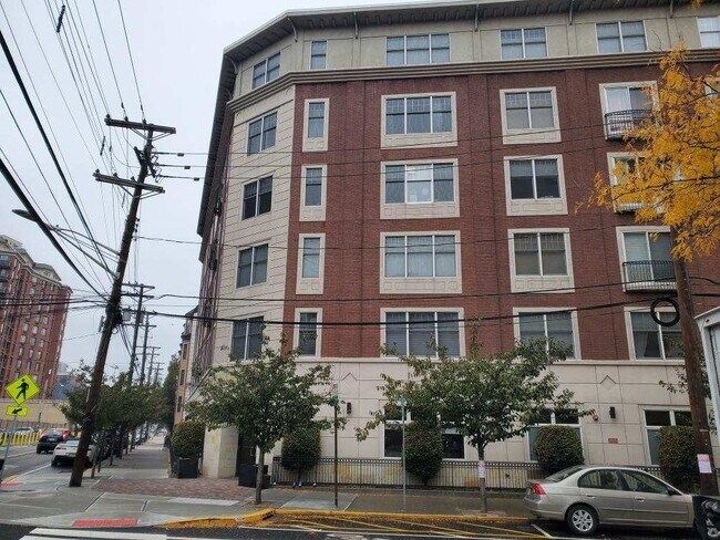 Front Facade - 82 Clinton St