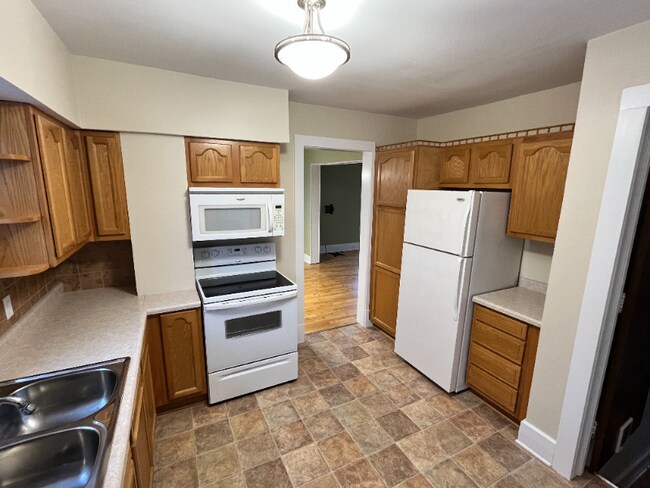 Building Photo - 27 15th St