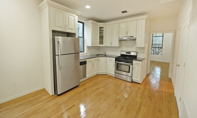 Building Photo - 203 E 116th St