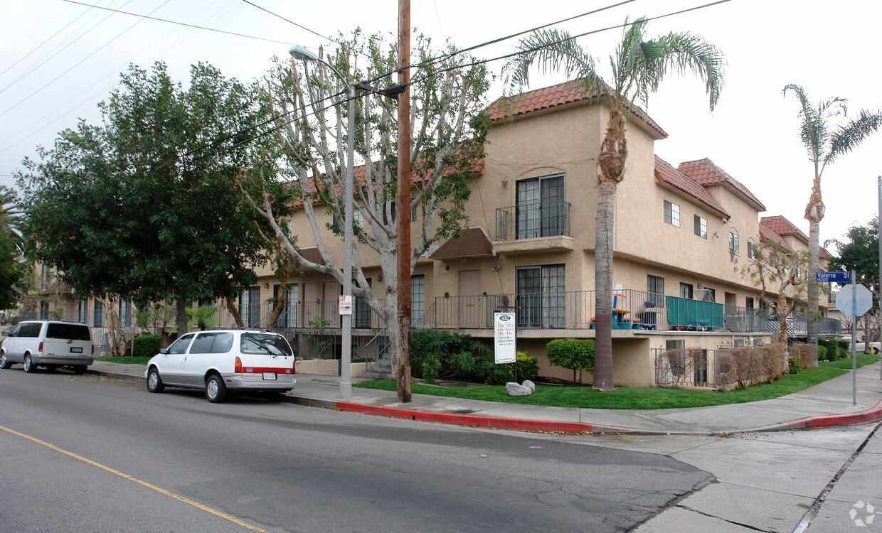 Building Photo - Primero Valerio Apartments