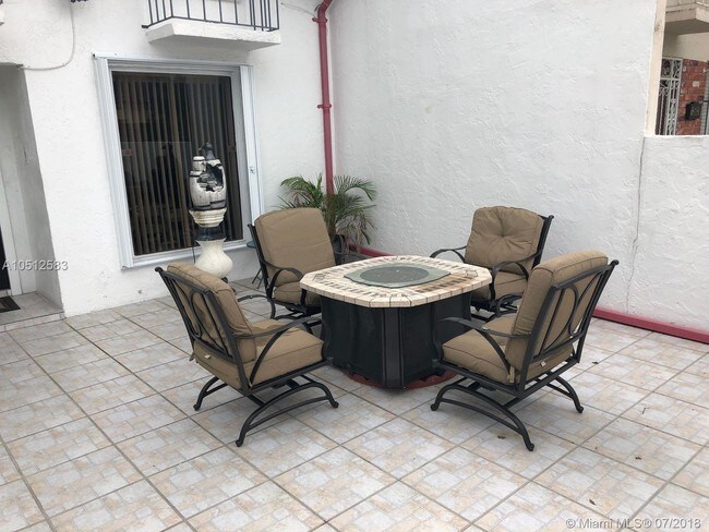 Foto del edificio - 13505 NE 23rd Ct
