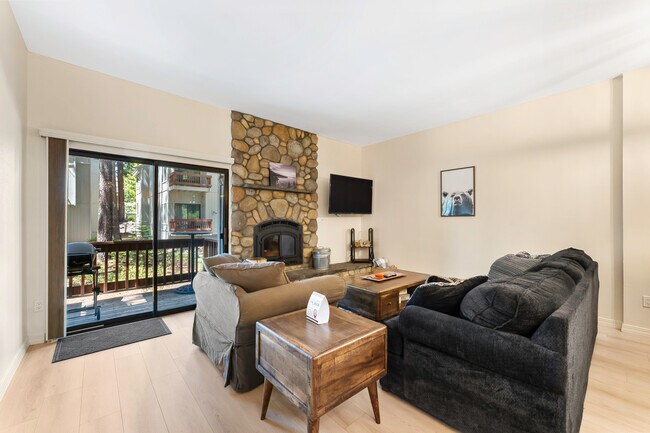 Building Photo - 807 Alder Ave