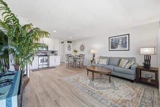 Building Photo - 5208 NE 24th Terrace