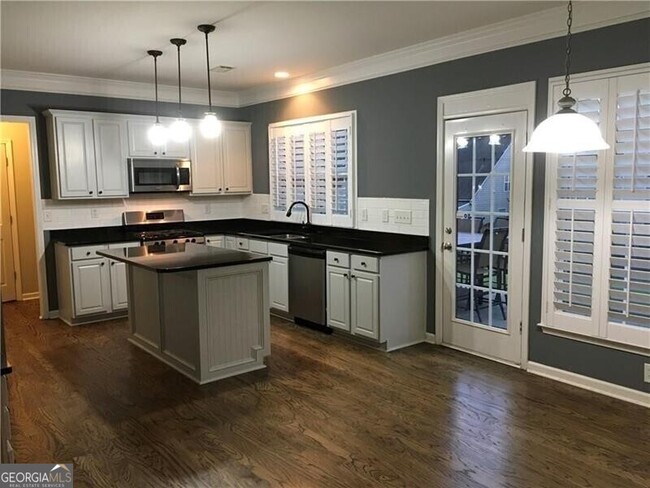 Building Photo - 500 Papillion Trace