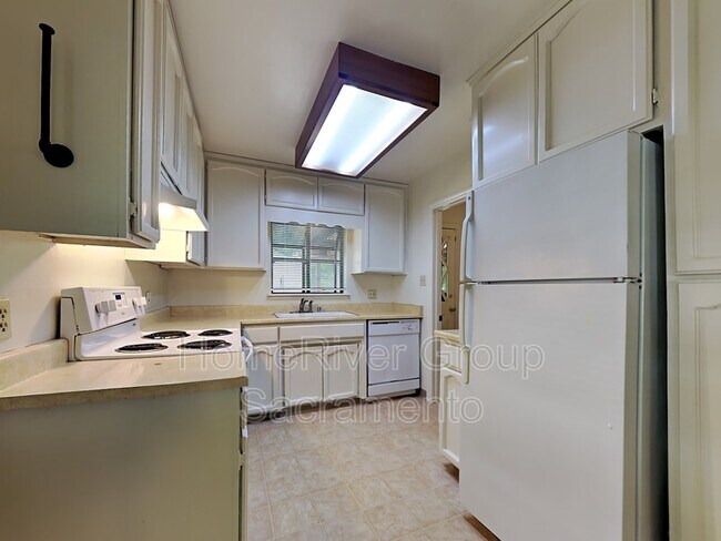 Building Photo - 4929 Virginia Way