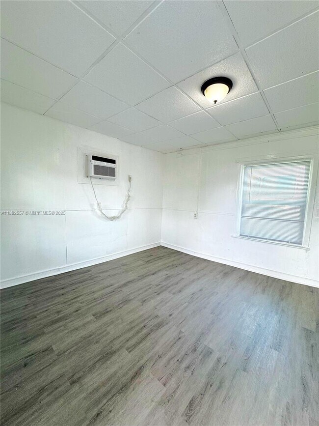 Foto del edificio - 25 SW 10th St