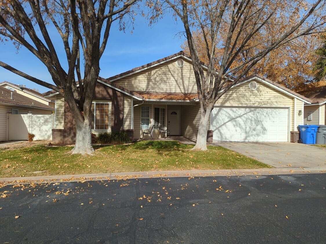 Foto del edificio - Single-Level Comfort with 2-Car Garage
