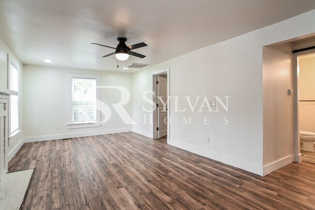 Building Photo - Carve Out a Great Life Here!