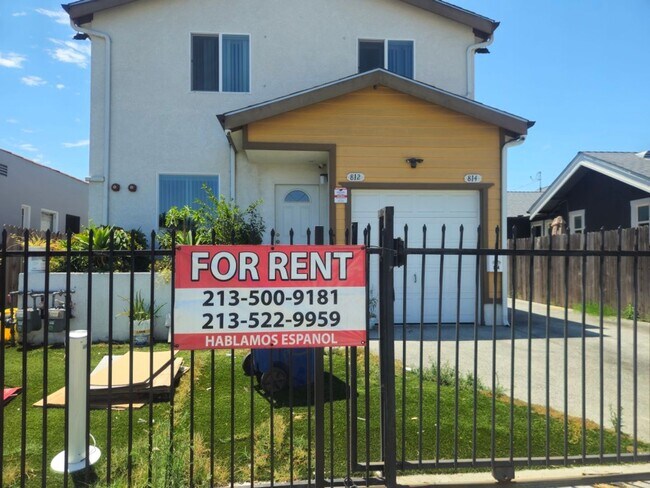 Foto del edificio - 812 E 76th Pl