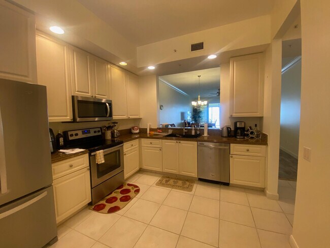 Foto del edificio - 32 Harbour Isle Dr W