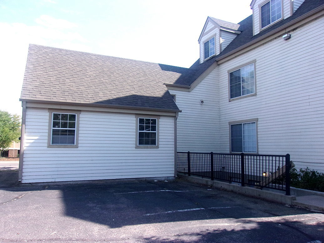 Primary Photo - 1419 Riverside Ave