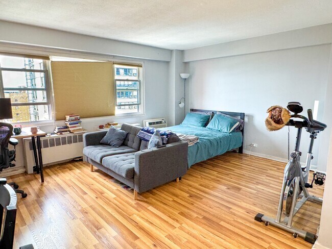 Foto del edificio - 2909 N Sheridan Rd