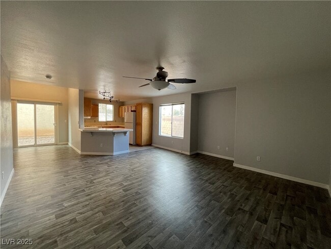 Building Photo - 7481 Catmint St