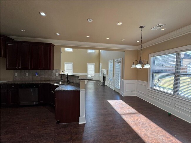 Building Photo - 352 Plymstock Dr