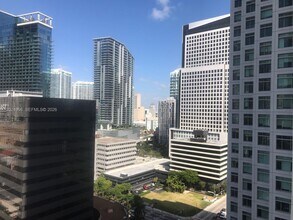 Building Photo - 950 Brickell Bay Dr