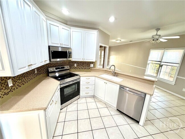 Foto del edificio - 6 Oak Park Pl