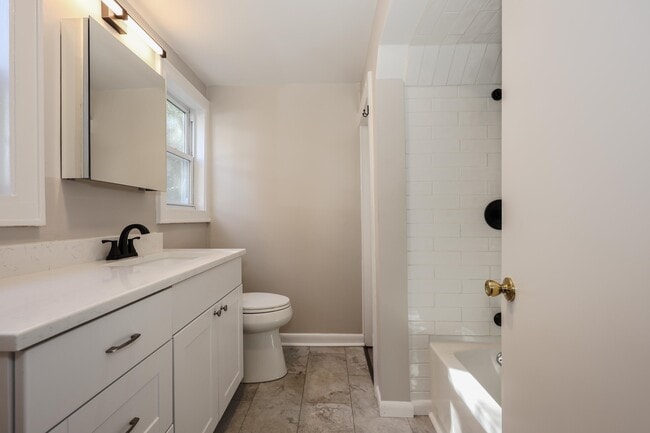 Building Photo - 107 Arlington St