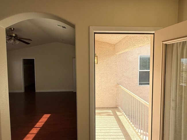 Building Photo - Single Family Home
