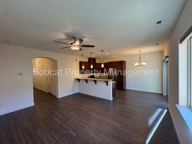 Foto del edificio - 1230 Saltern Dr