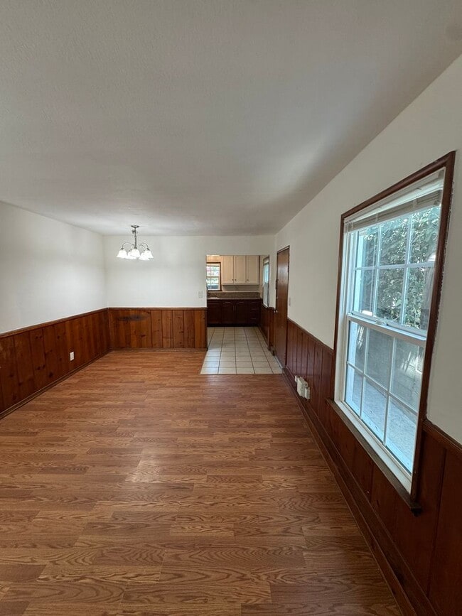 Foto del edificio - 2636 E Wall St