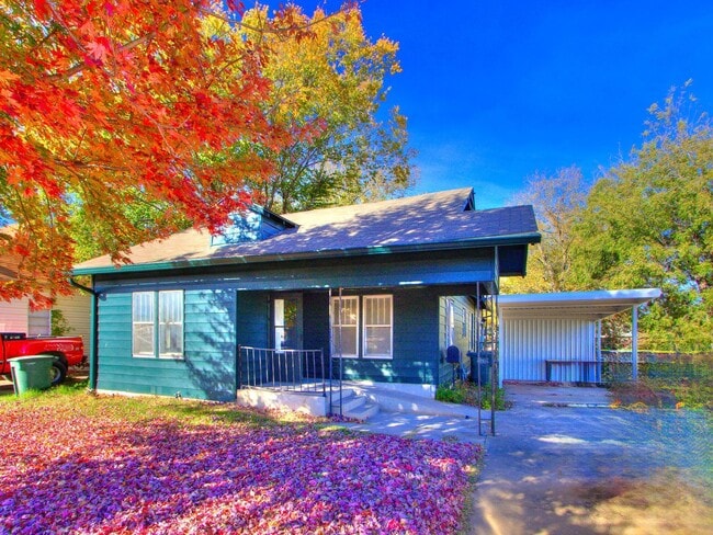 Building Photo - Renovated 3-bedroom, 2-bath home located in the heart of Edmond!