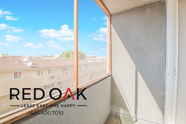 Foto del edificio - 8309 Cedros Ave
