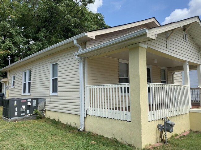 Building Photo - 2205 McCalla Ave