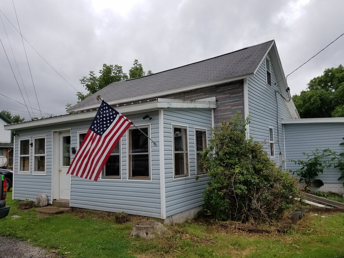 Primary Photo - 15 Goodrich St