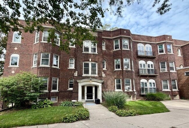 Building Photo - 1233 Marshall / 1222-36 Cass