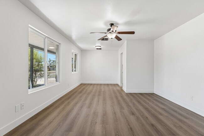 Foto del edificio - 4737 N 13th Ave