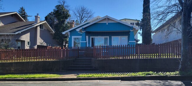 Foto del edificio - Enjoy The River Breeze On The Front Porch