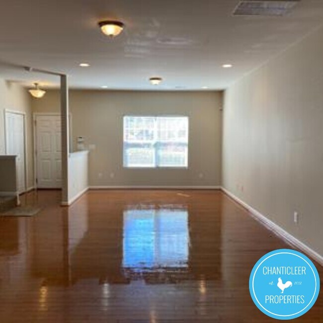 Building Photo - 2 Arbor Hl Pl